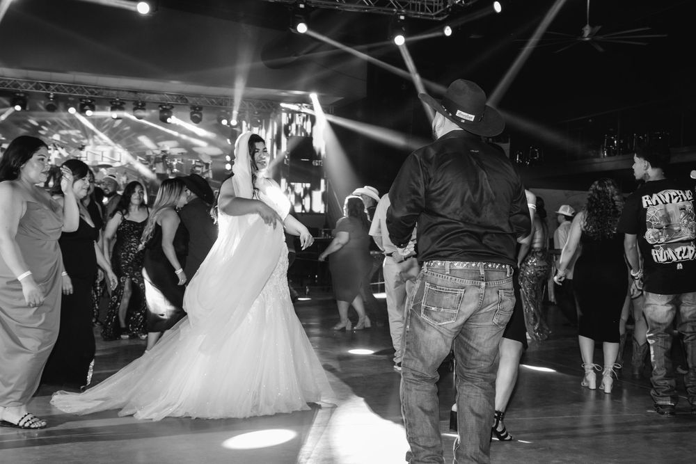 Dallas photography and video for Weddings
 - R & R Marcelo DFW