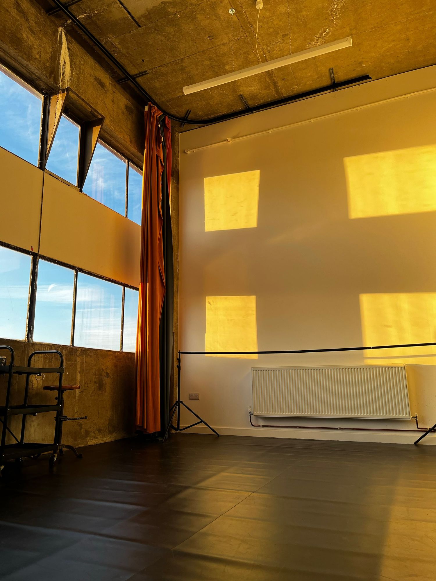 Natural light at Roj Whitelock Photography Studio, The Nest, Studio 502
