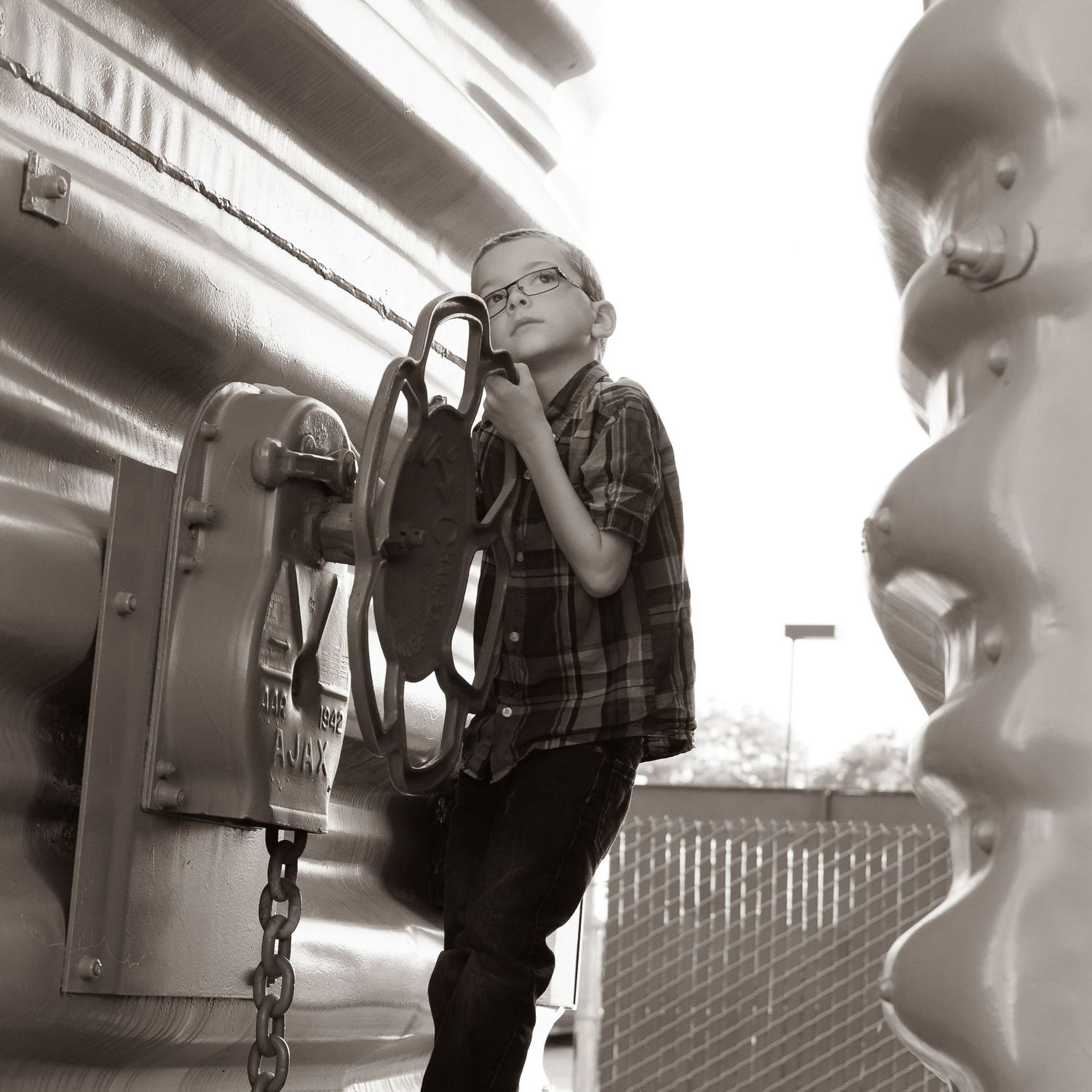 Candid photo from train park. Quinceañera. #eventphotography #eventphotographer #photographer #portraitphotographer