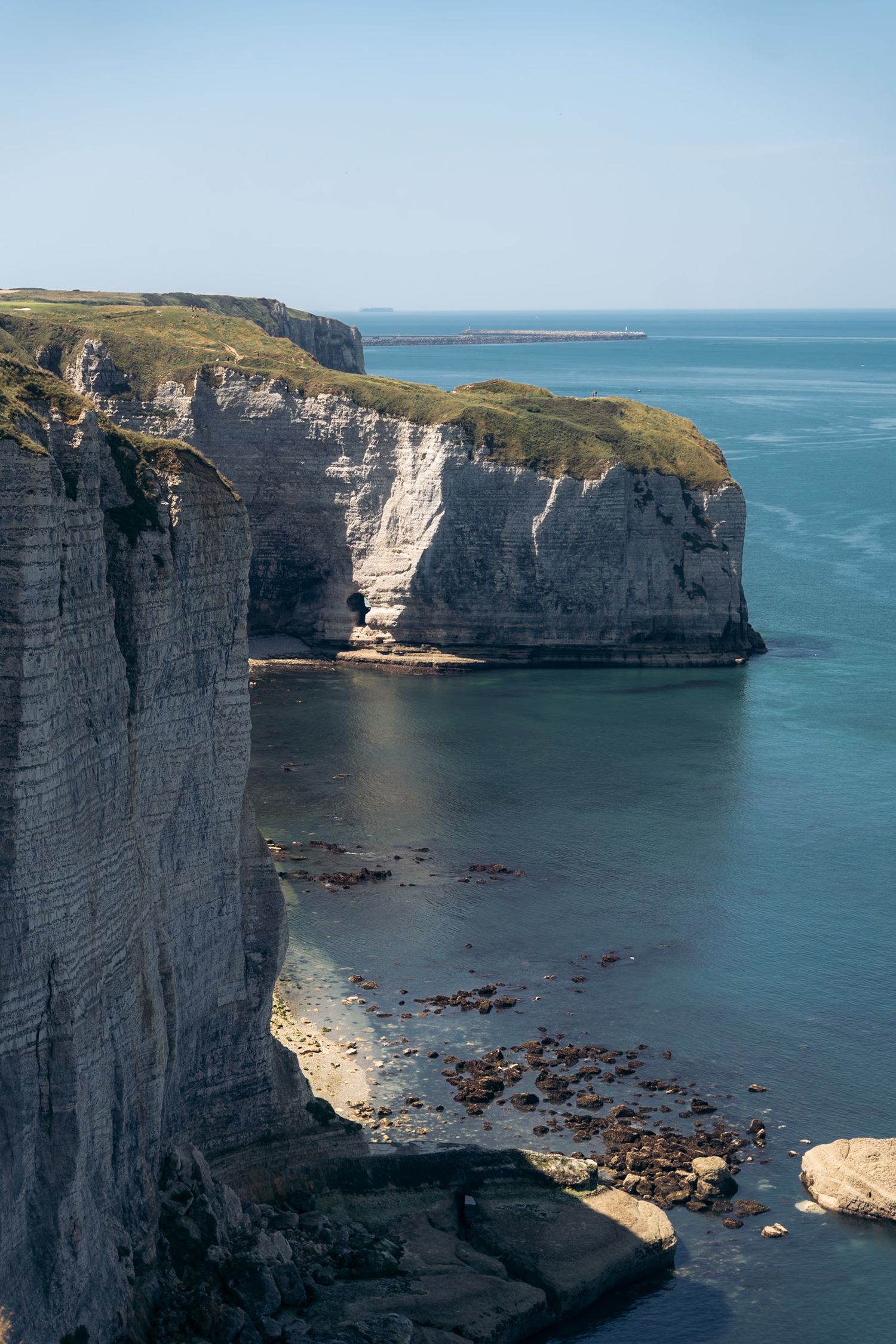 Falaises à Etretat en Normandie, Seine-Maritime sur la côte d'albâtre.