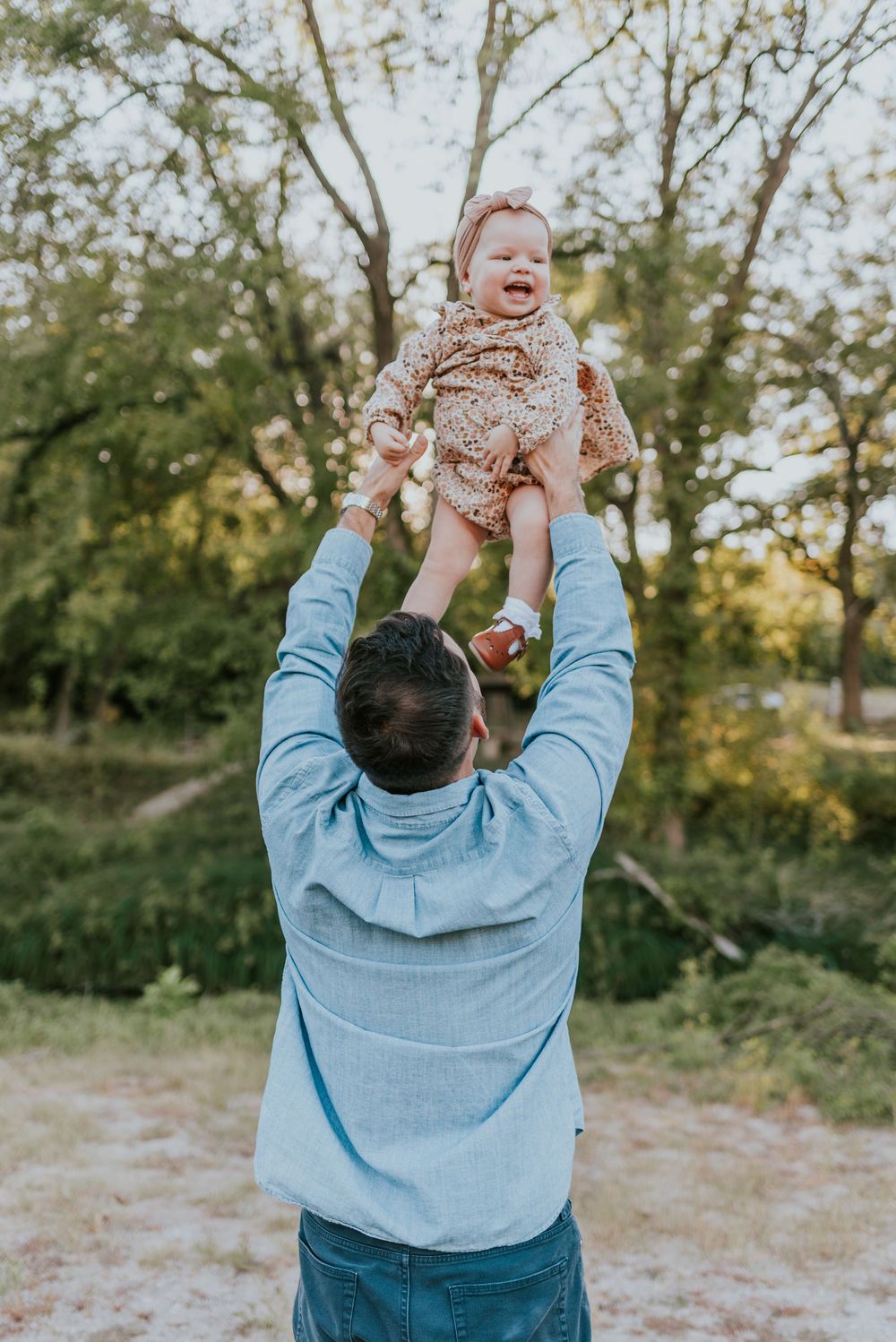 Lifestyle family photos with candid movement and relaxed, natural posing.