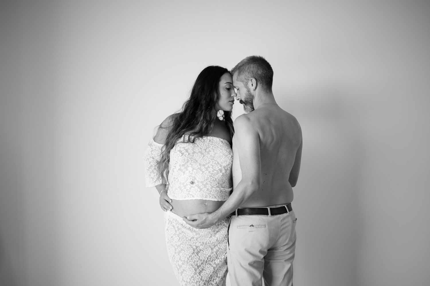 Fotografo gravidanza Verona, shooting maternity in stile glamour