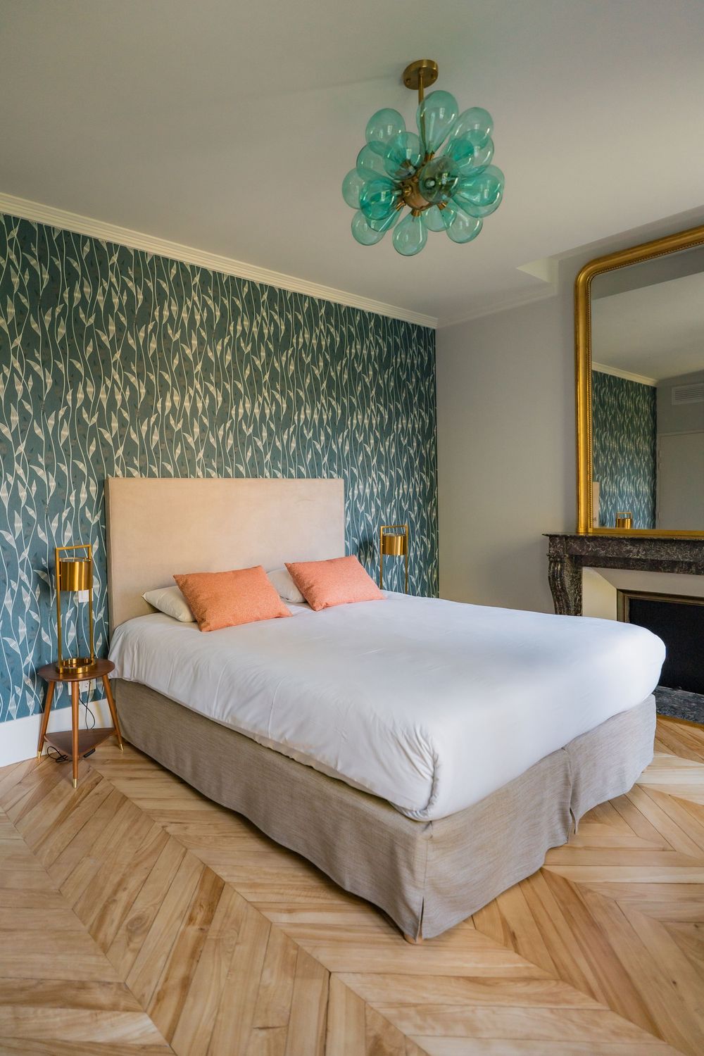 Chambre double lors d'un reportage photo immobilier