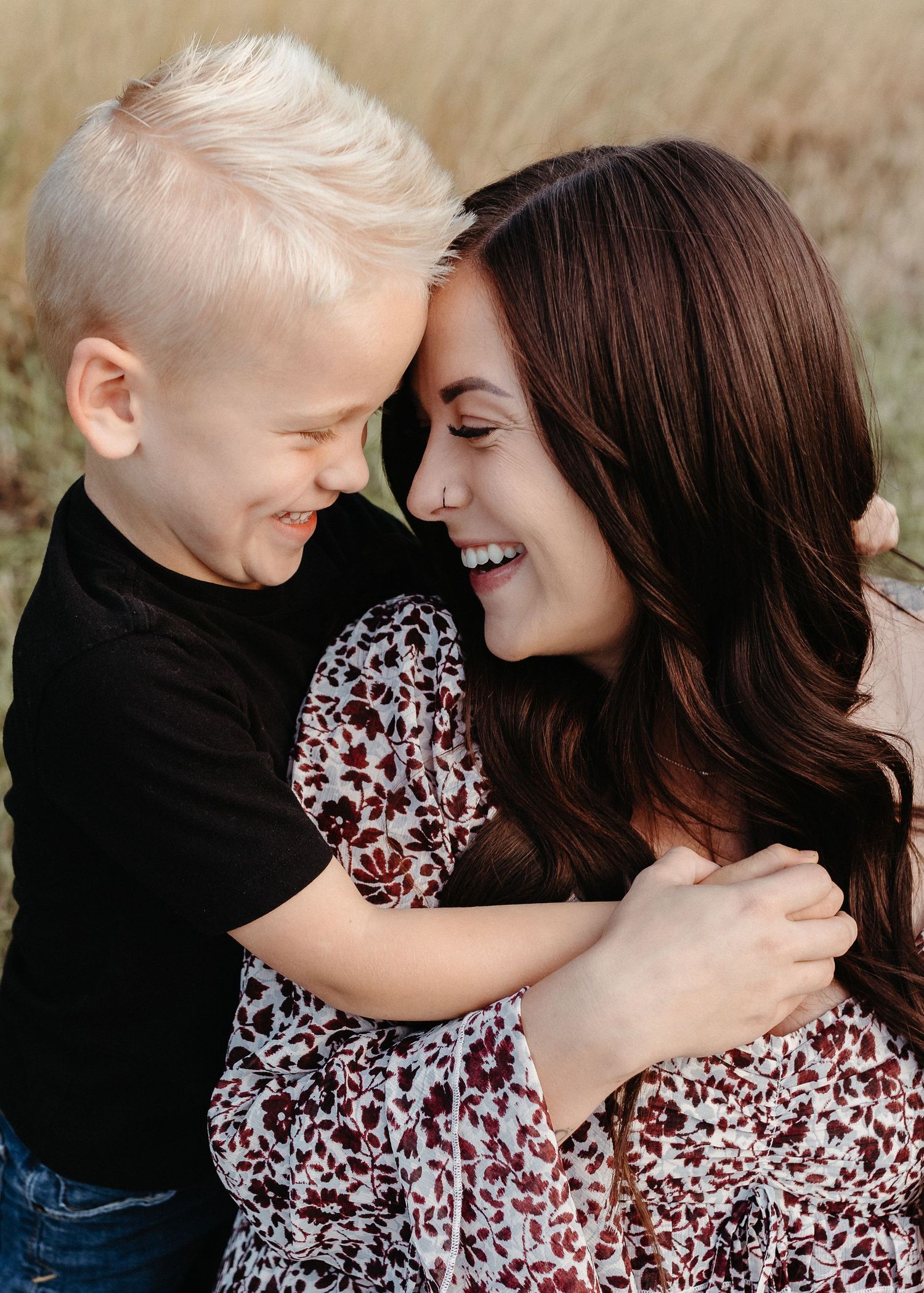 Motherhood photos at Bear Lake Regional Park in Chattaroy Washington