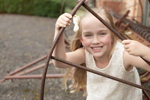 Melbourne Maternity, Newborn, Baby, Cake smash and family photographer located in South Morang Melbourne.
Baby Snapz is run by Melina Barlow