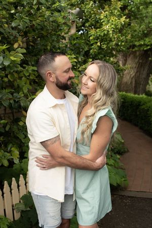 Melbourne Maternity, Newborn, Baby, Cake smash and family photographer located in South Morang Melbourne.
Baby Snapz is run by Melina Barlow