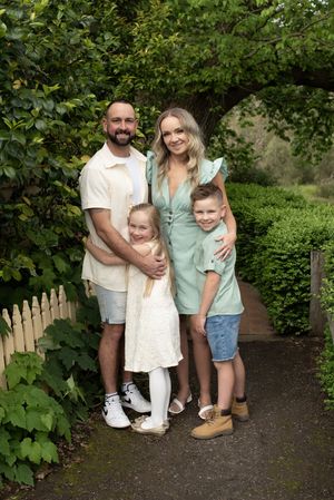 Melbourne Maternity, Newborn, Baby, Cake smash and family photographer located in South Morang Melbourne.
Baby Snapz is run by Melina Barlow