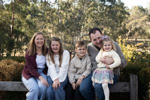 Melbourne Maternity, Newborn, Baby, Cake smash and family photographer located in South Morang Melbourne.
Baby Snapz is run by Melina Barlow