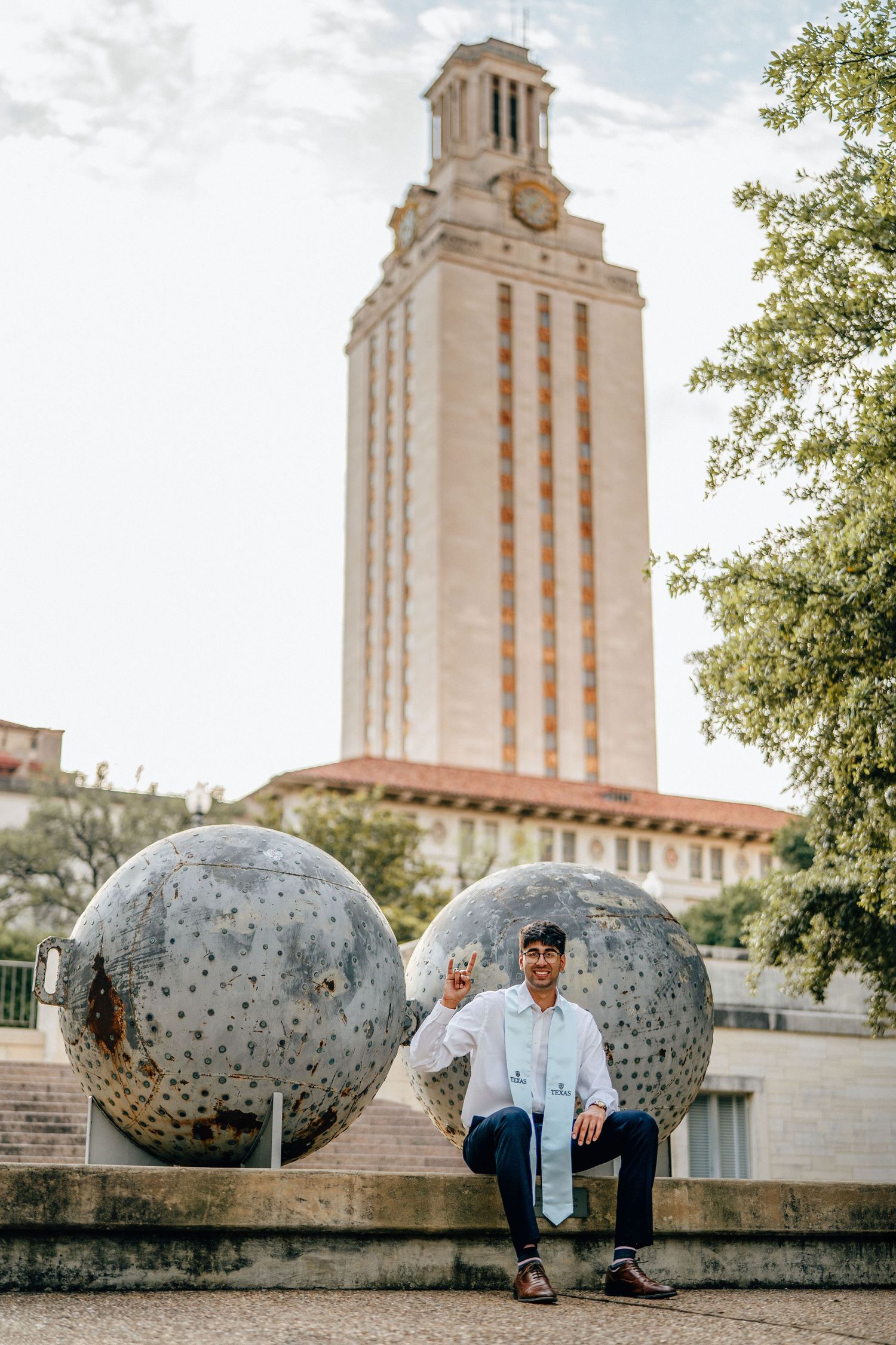 Top Grad Photo Locations for Men at UT Austin - Madi Payne Photography Top Grad Photo Locations for Men at UT Austin - Madi Payne Photography