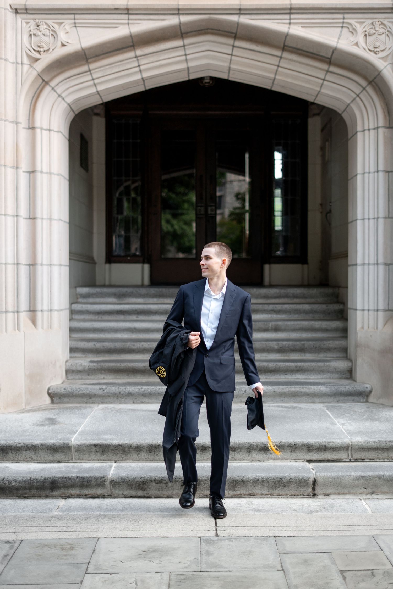 Oglethorpe student grad photos in atlanta Georgia book your graduation portrait sessions before commencement