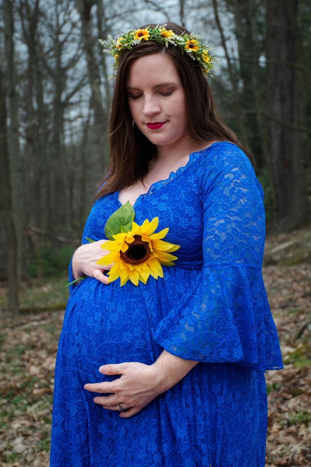 Forest maternity shoot embracing belly, Johnstown Pennsylvania