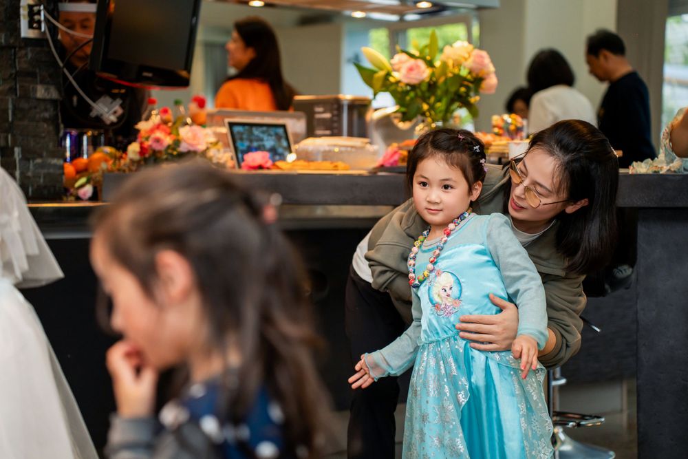 Candid children's birthday party event photography capturing fun moments and family celebrations, by an Auckland photographer.