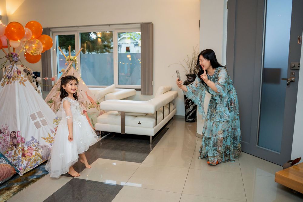 Candid children's birthday party event photography capturing fun moments and family celebrations, by an Auckland photographer.