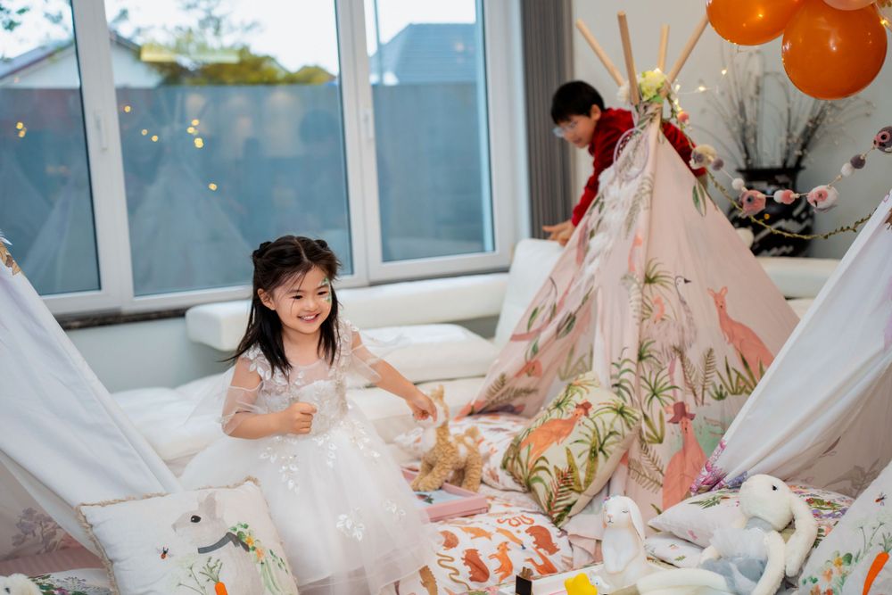 Candid children's birthday party event photography capturing fun moments and family celebrations, by an Auckland photographer.