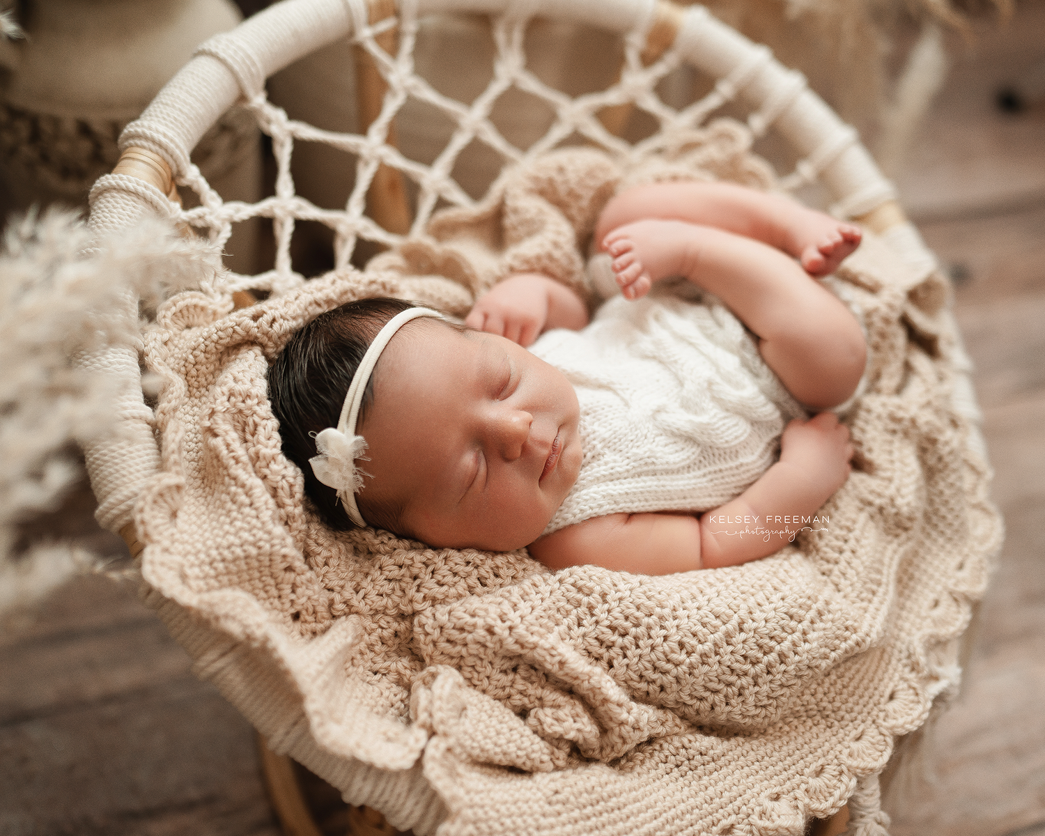 Newborn, maternity, & family photography studio located in between Atlanta, Georgia and Birmingham, Alabama with full service photo studio.