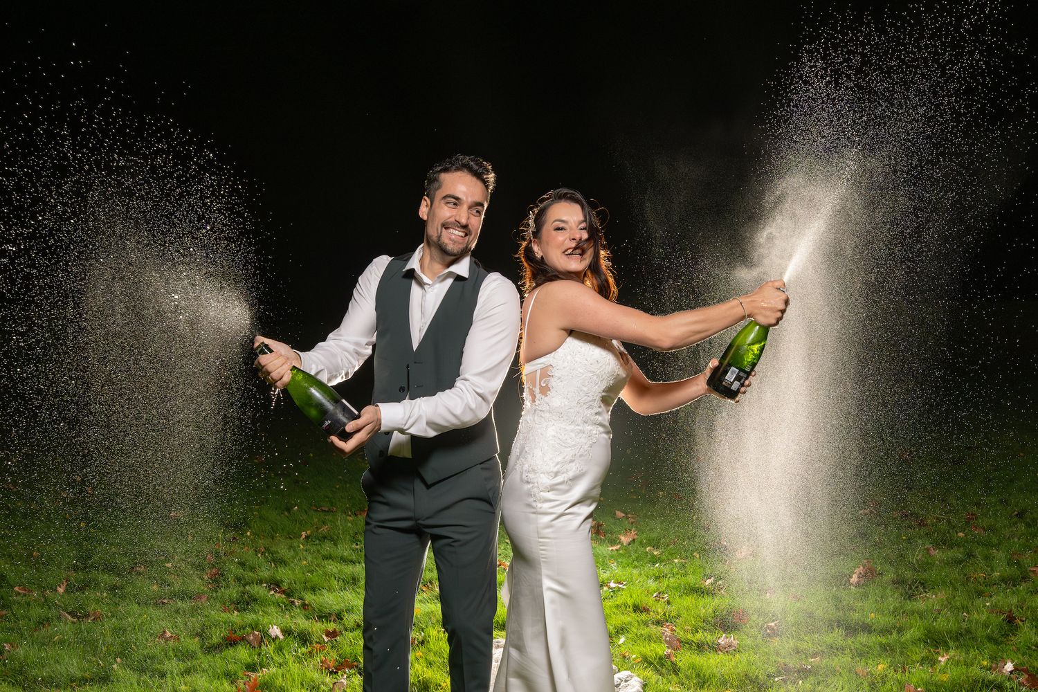 Photographie de mariage au champagne à la ferme du château d'Oudoumont à Verlaine