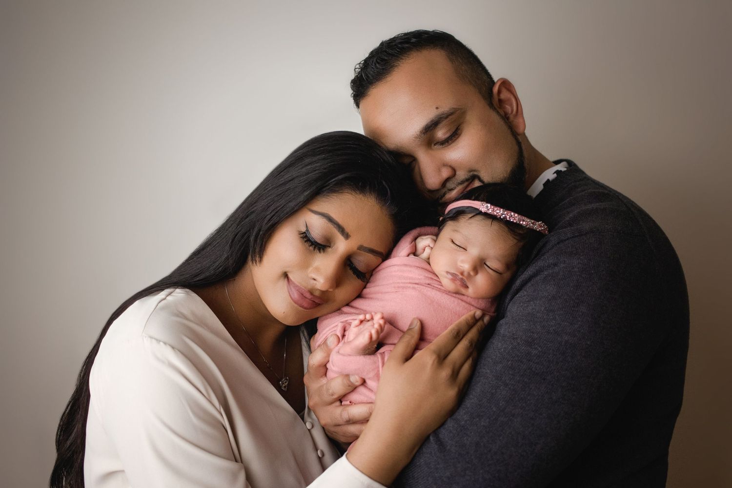 What to Wear Blog Post. Smile On Photography -  Milton Newborn Photographer , Newborn Photography Milton Ontario.