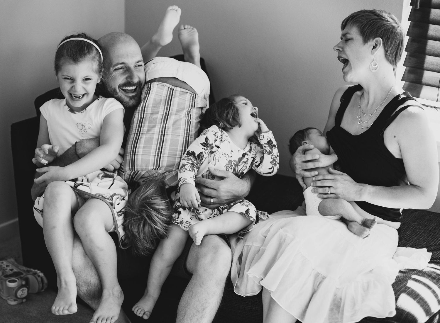 seattle newborn photographer: an in-home newborn photo session with other kids