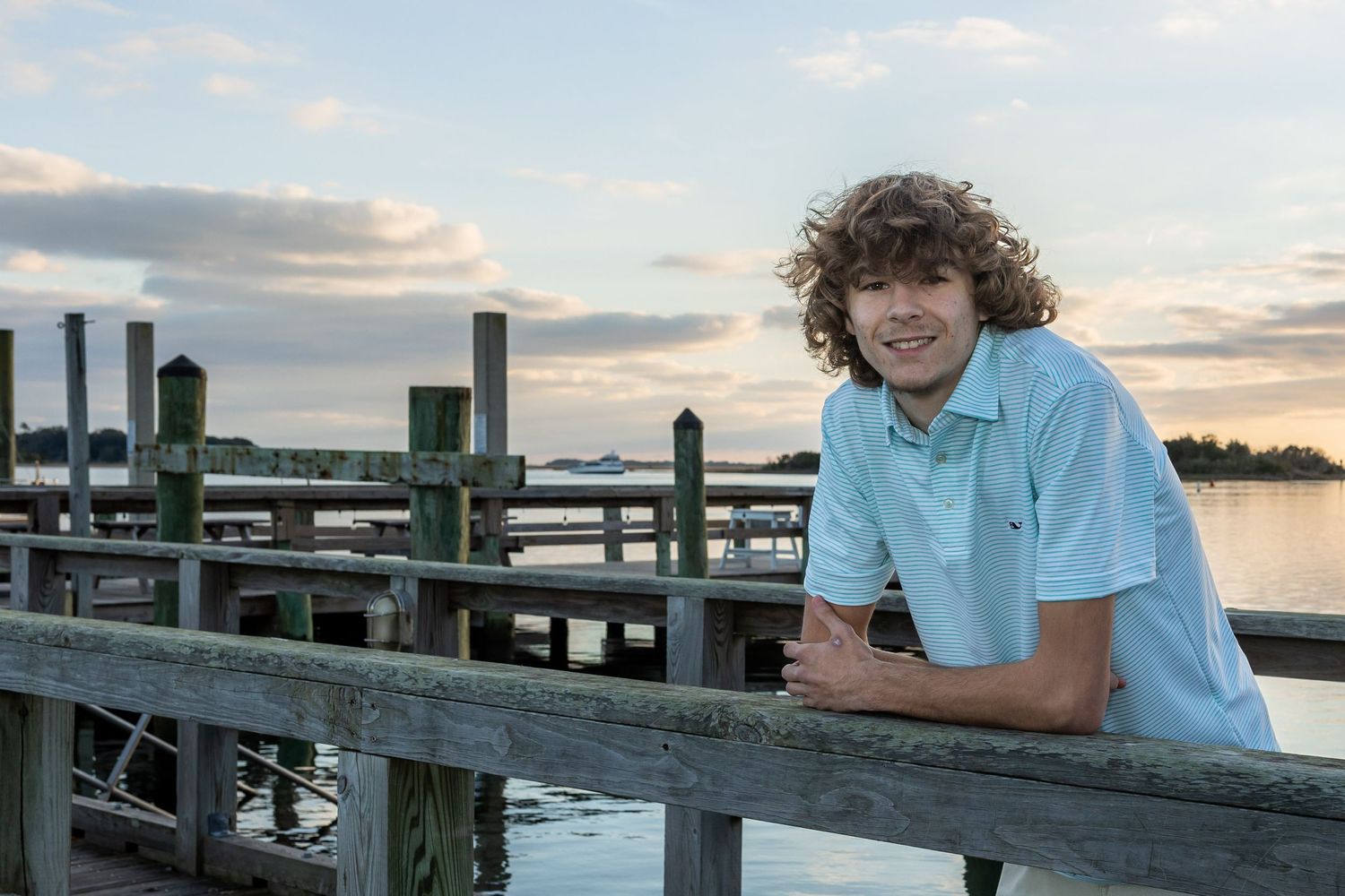 SENIOR PORTRAIT PHOTOGRAPHY SWANSBORO, HUBERT, JACKSONVILLE NC PHOTOGRAPHER CAP AND GOWN PHOTOS