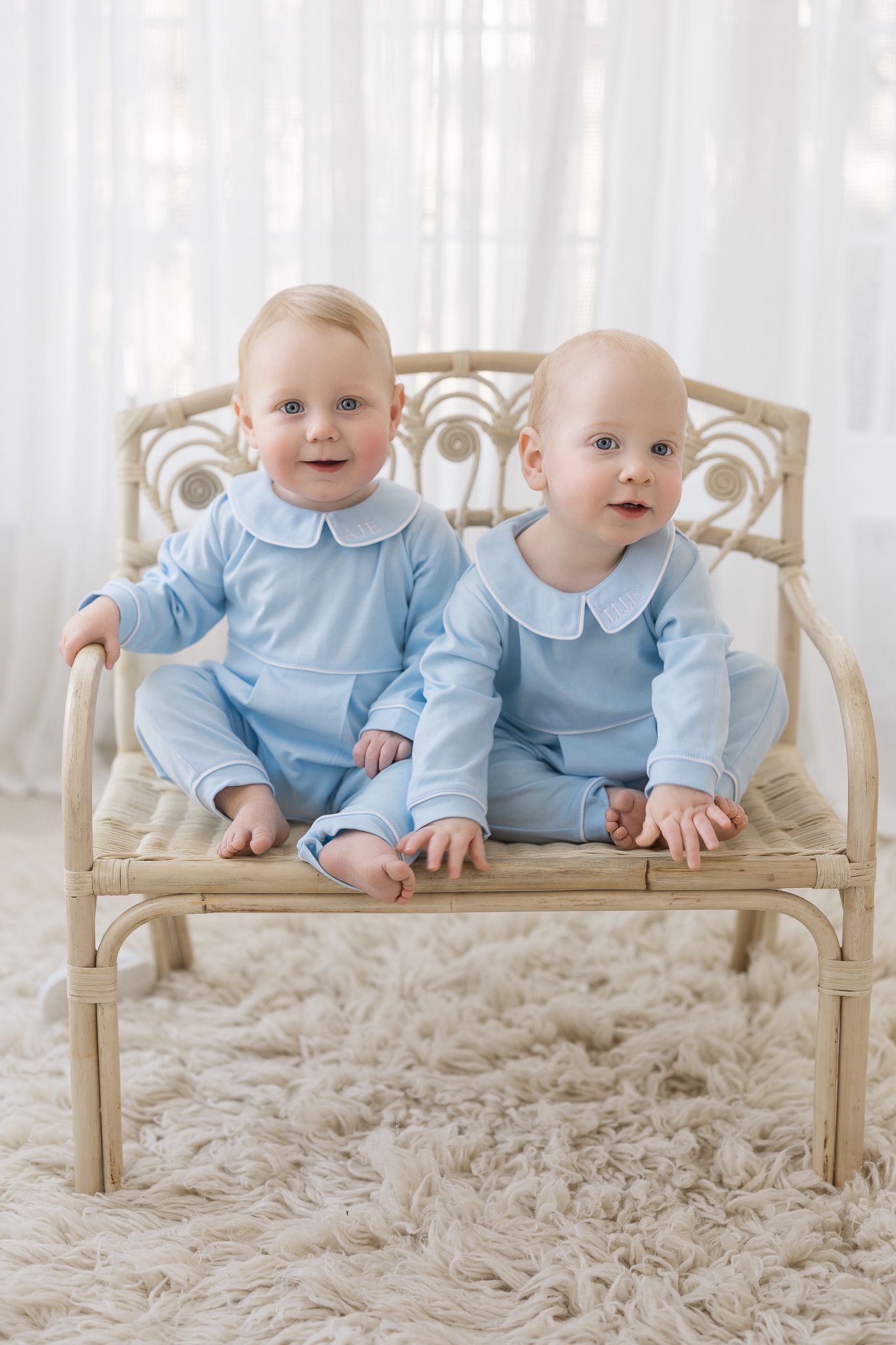 Philadelphia baby photographer captures twin brothers in a beautifully styled first birthday session.
