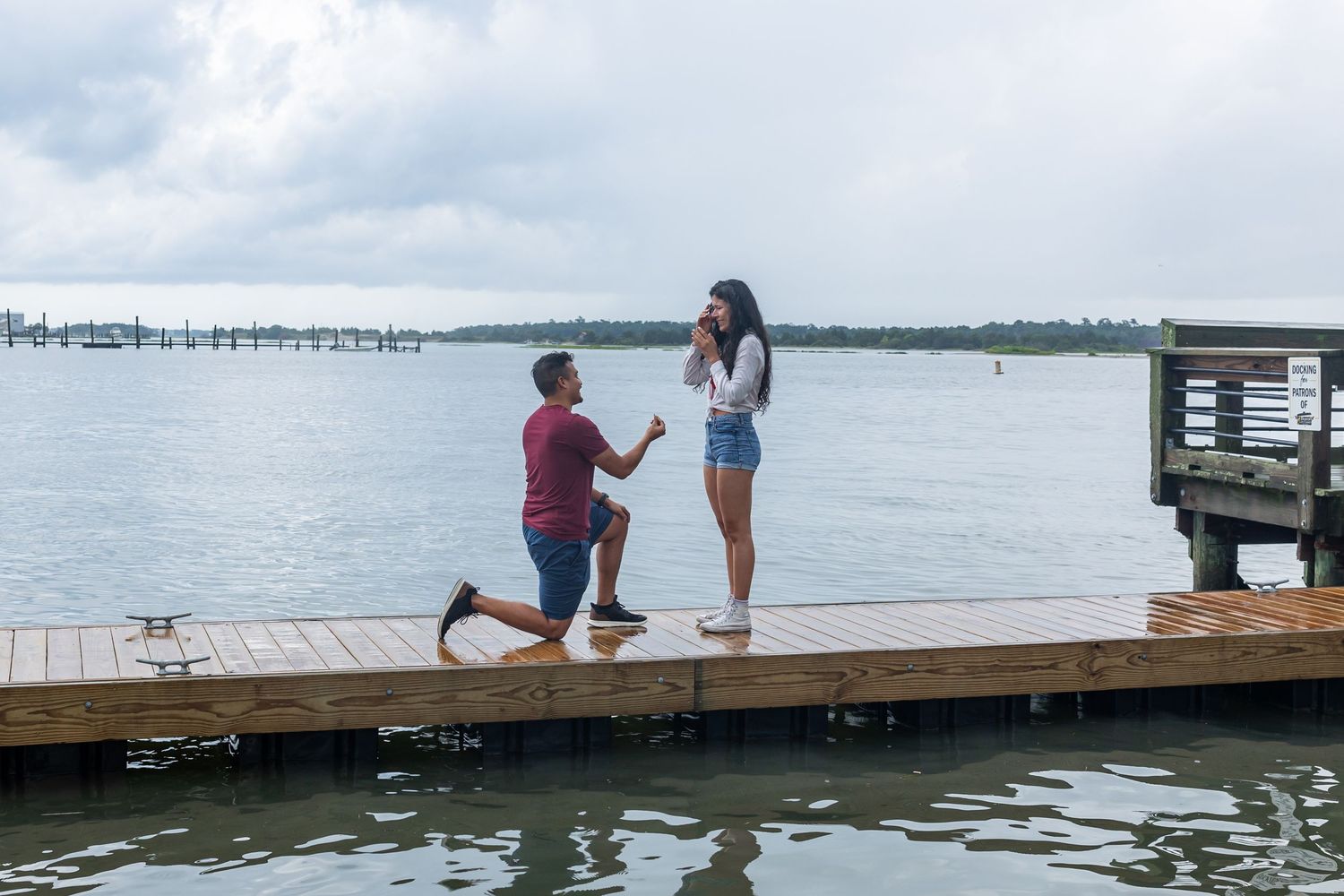 ENGAGEMENT PHOTOGRAPHY BY SAMANTHA ANN PHOTO STUDIO IN SWANSBORO NC NEAR EMERALD ISLE BEACH SURPRISE PROPOSAL PHOTOS