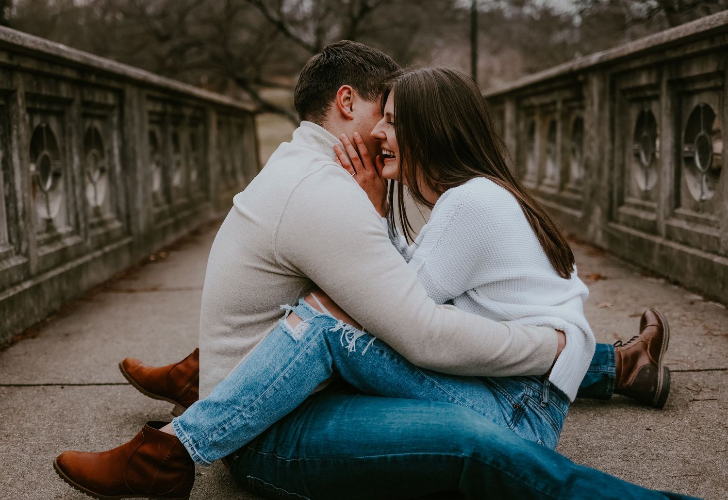 How to take pictures for engagement in winter | Cincinnati Ohio