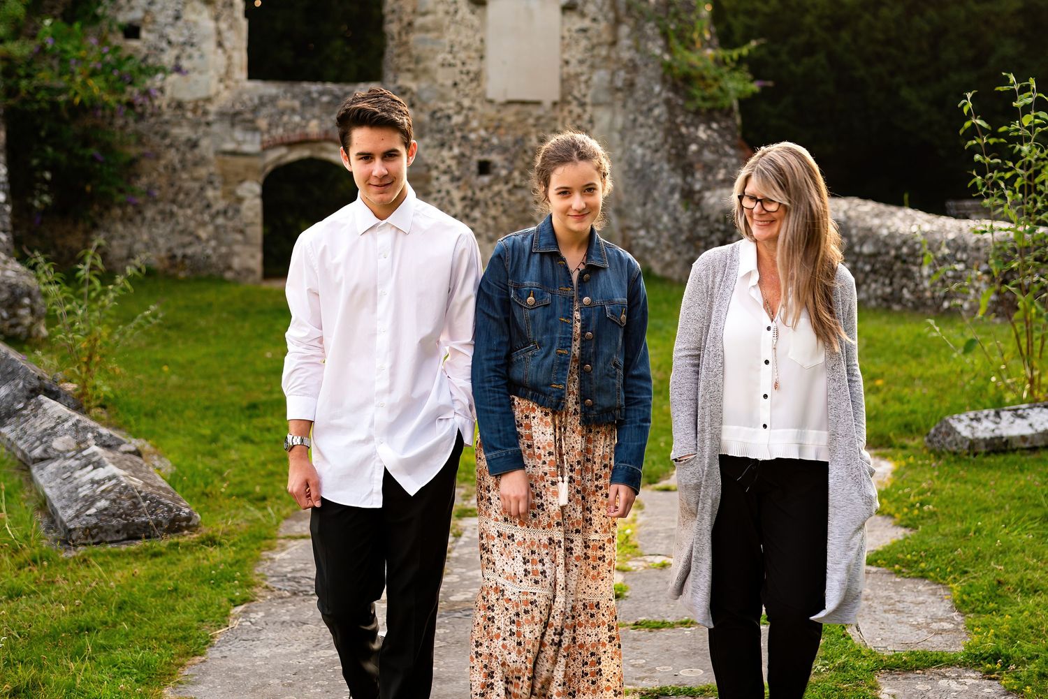 family photography, graduation photography, family walking through church ruins, Basingstoke