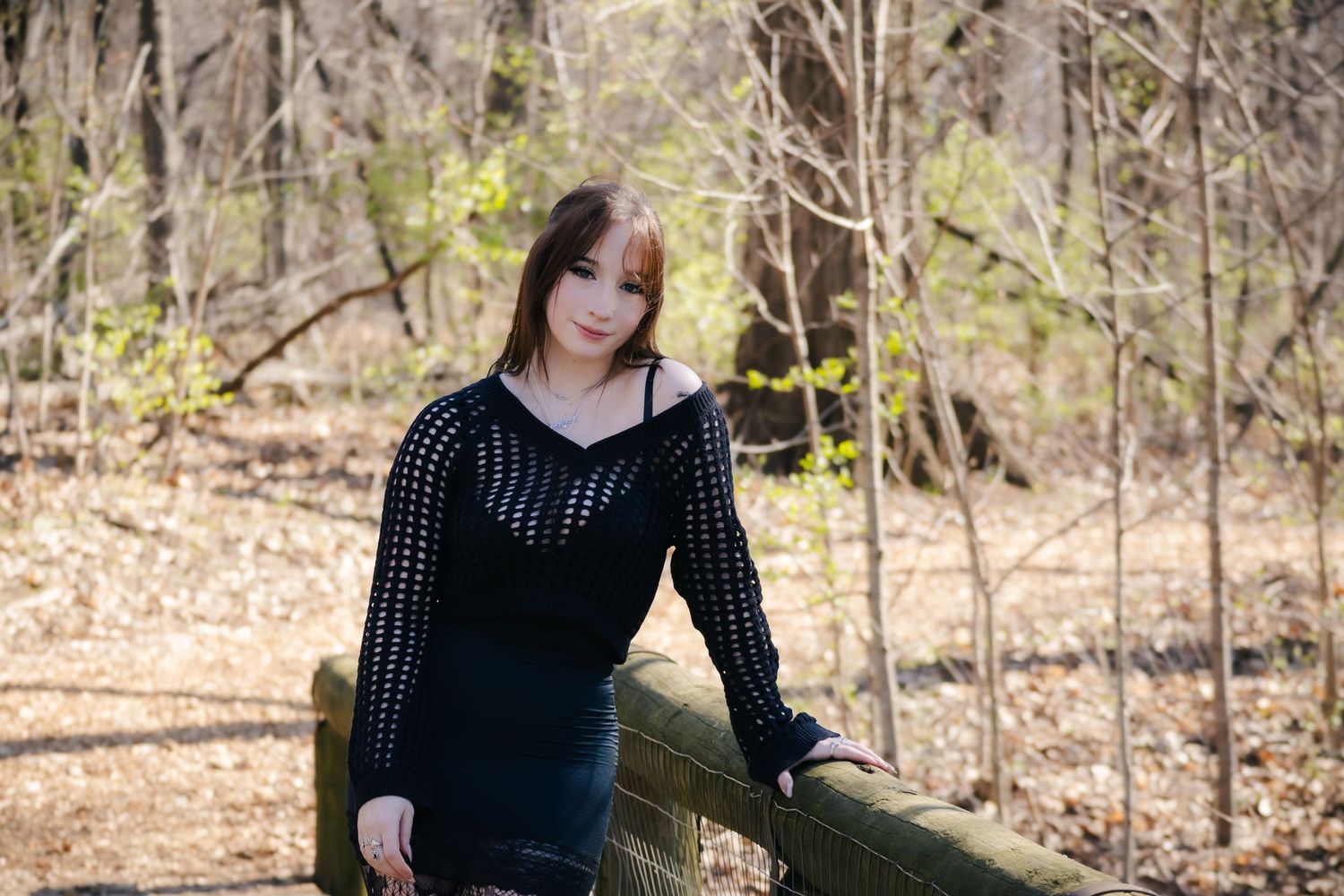 Outdoor spring senior photos at Lincoln Memorial Gardens in park in Springfield, Illinois