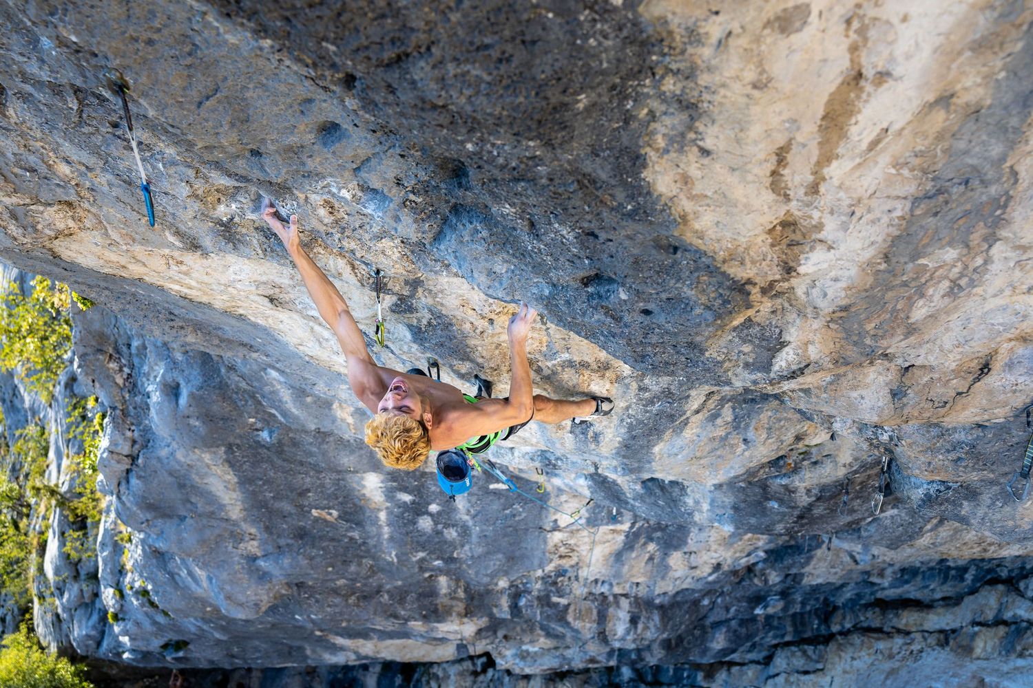 French climber Mejdi Schalck climbing Bio Sharma Graphie 9a - photo Jan Virt