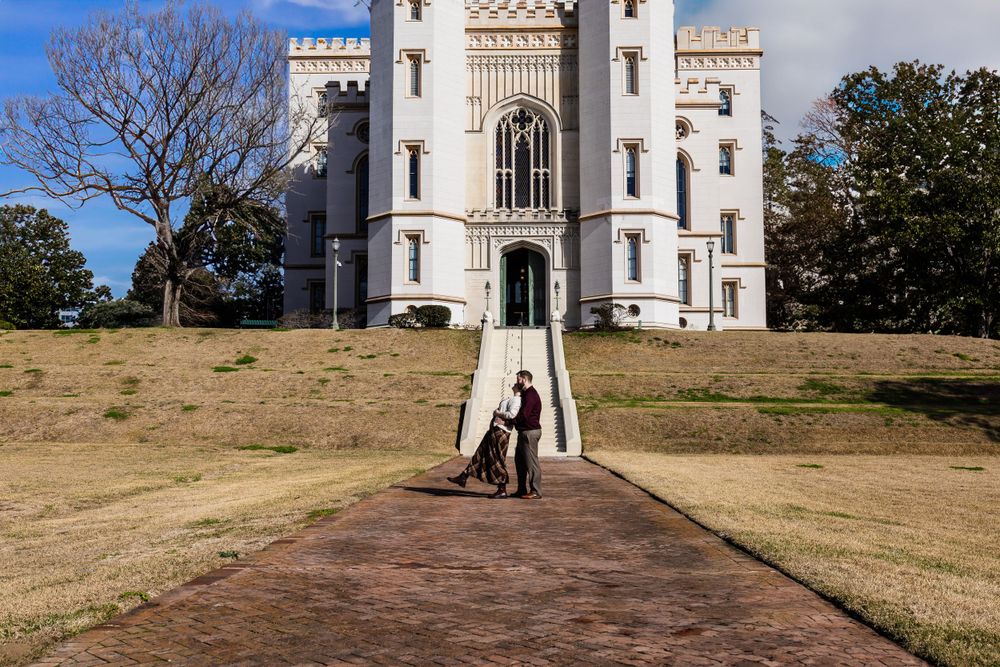 How to Choose the Perfect Location for Your Engagement Photoshoot