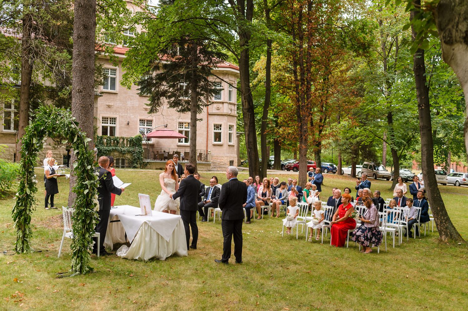 Hotel Dębowy Bielawa Ślub w plenerze.
