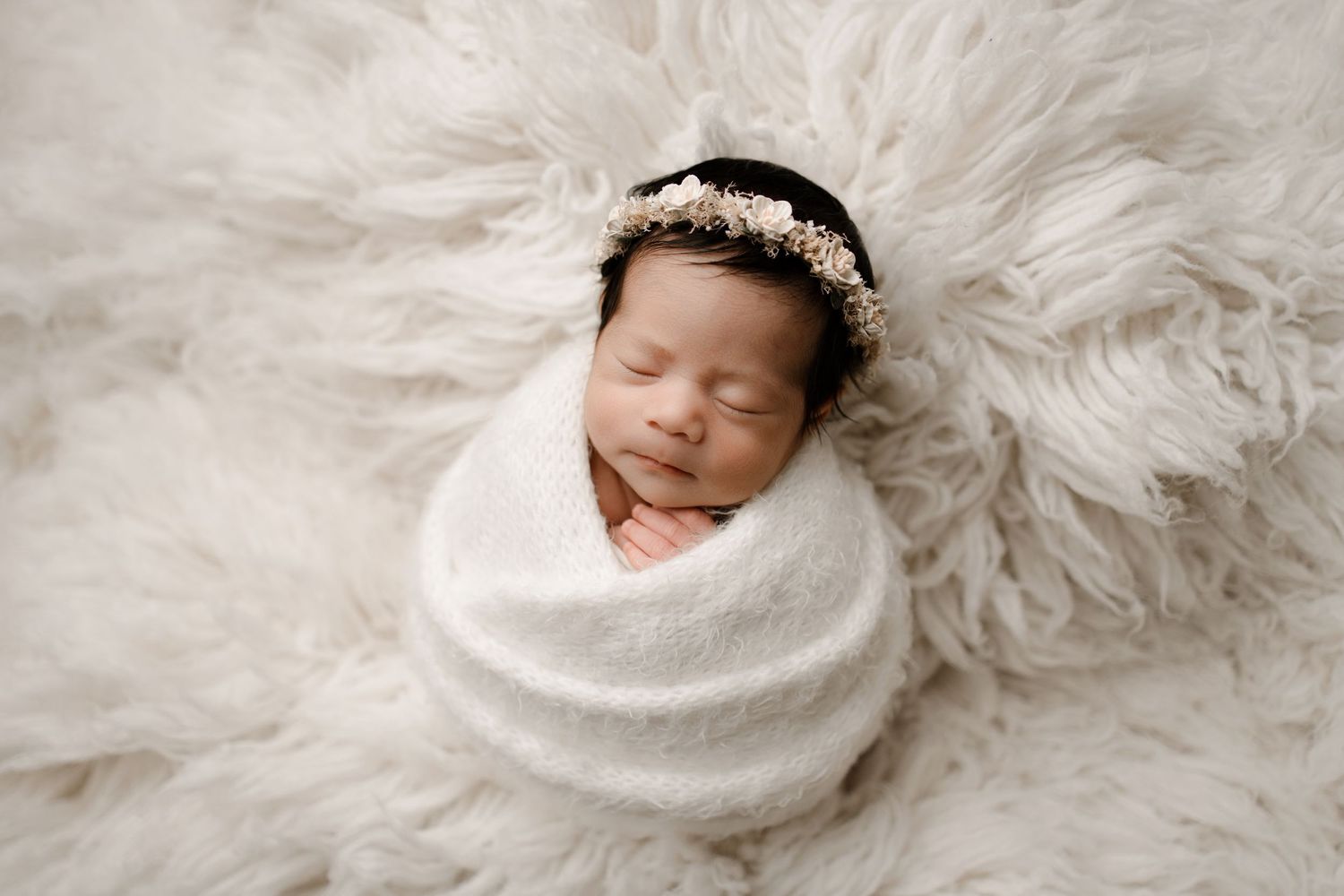 Anna Carreno Photography Newborn photographer in Spring, TX specializing in safe, timeless newborn portraits, maternity, cake smash sessions