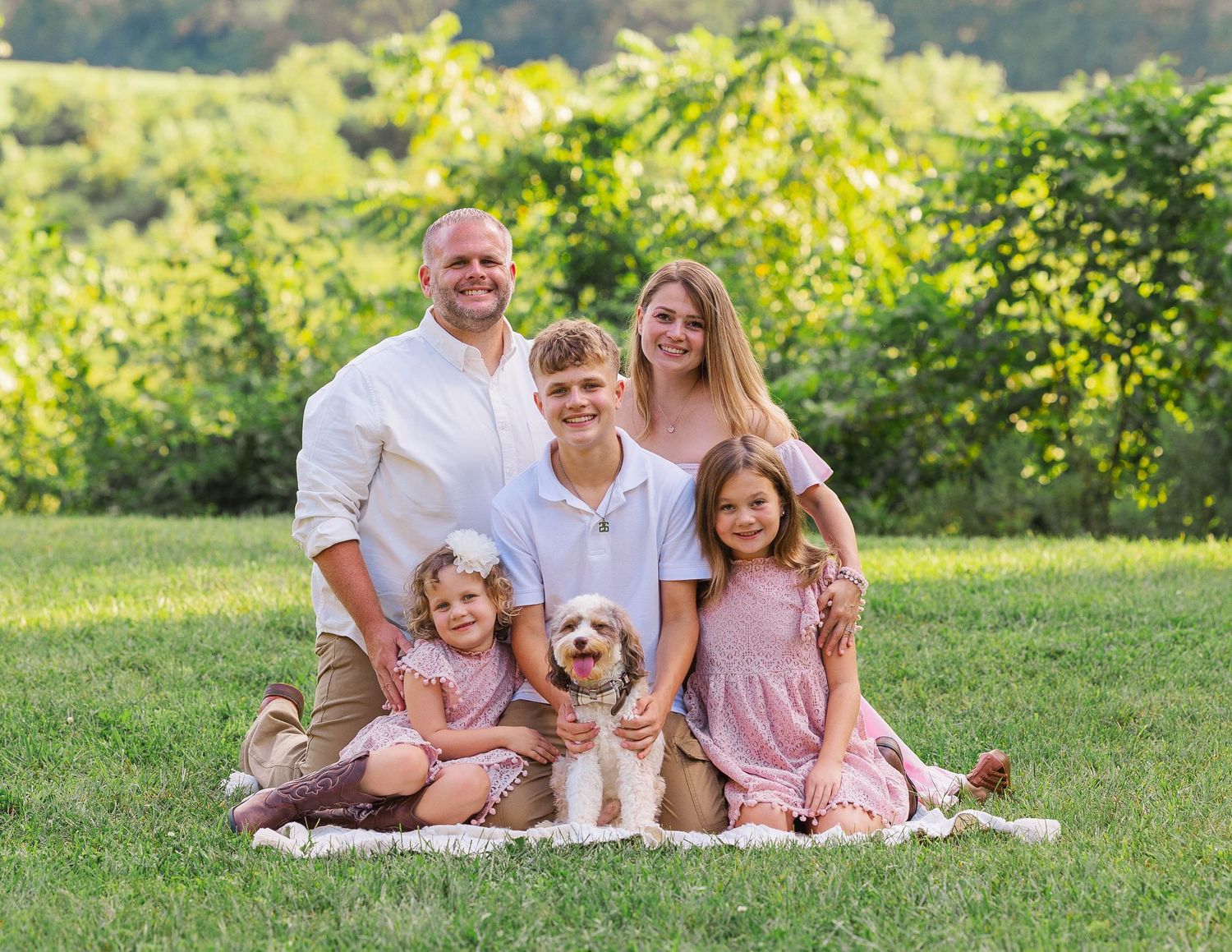 Family photographer in Ridgefield, CT. Summer and fall mini sessions. Maternity, motherhood, children photography. Beach photography