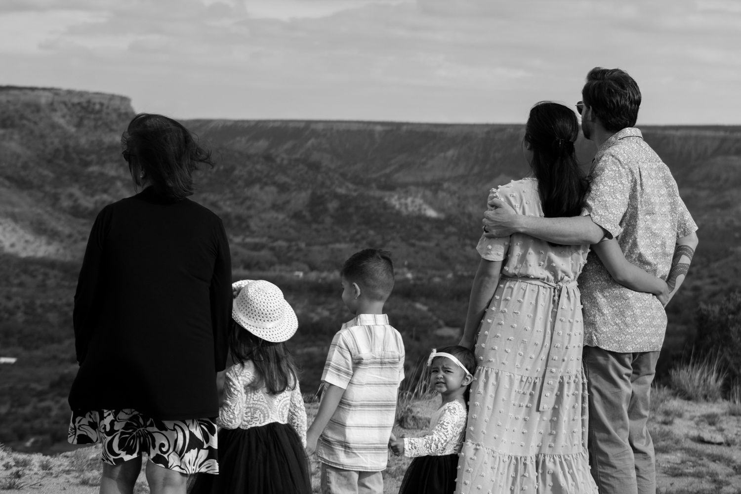 A family of six during a family photo session at Palo Duro Canyon State Park in Canyon, Texas