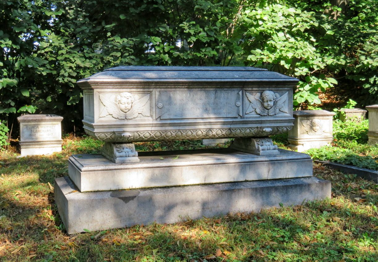 chest tomb