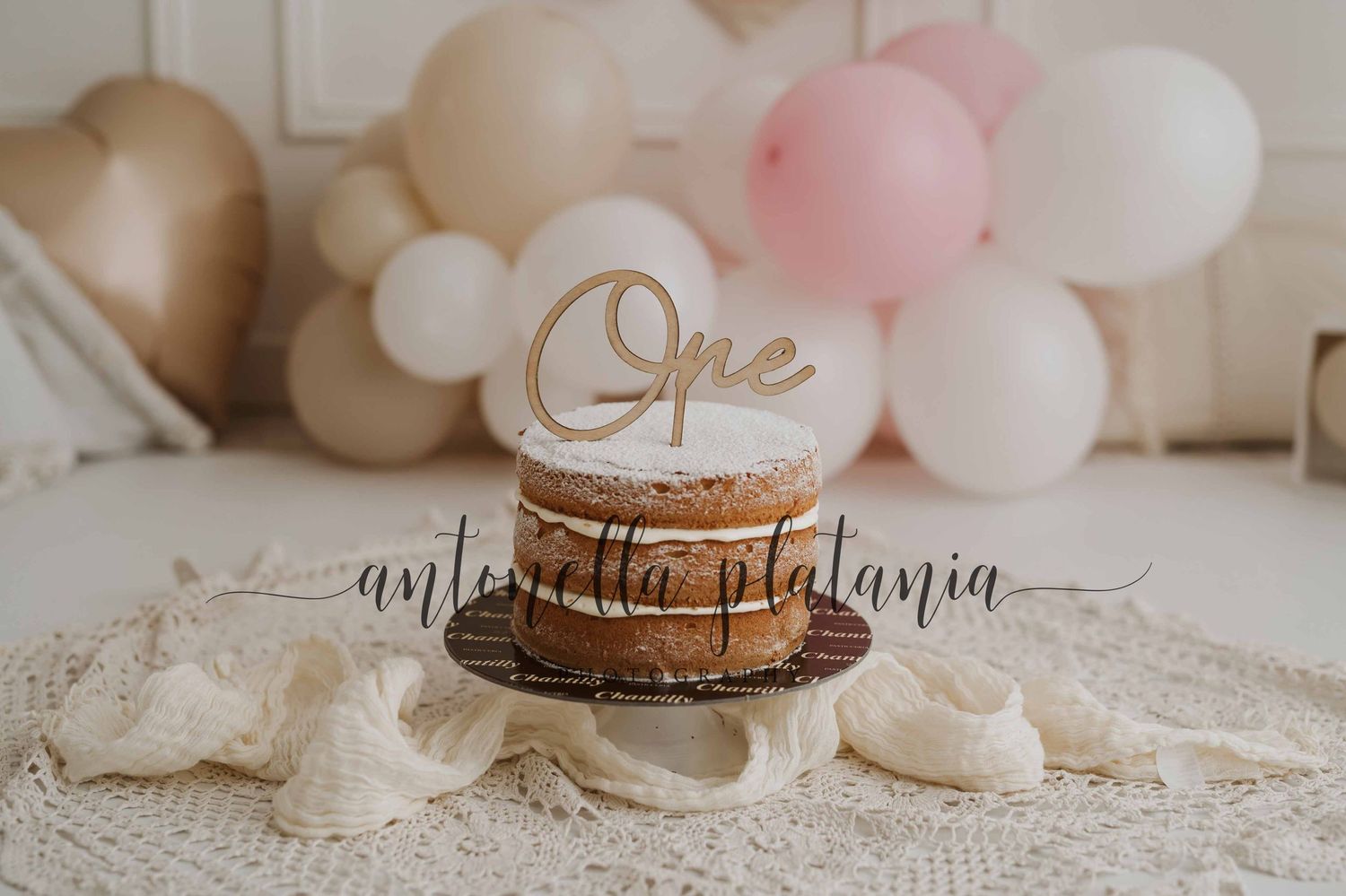 allestimento per sessione fotografica primo compleanno, smashcake, servizio fotografico primo compleanno catania