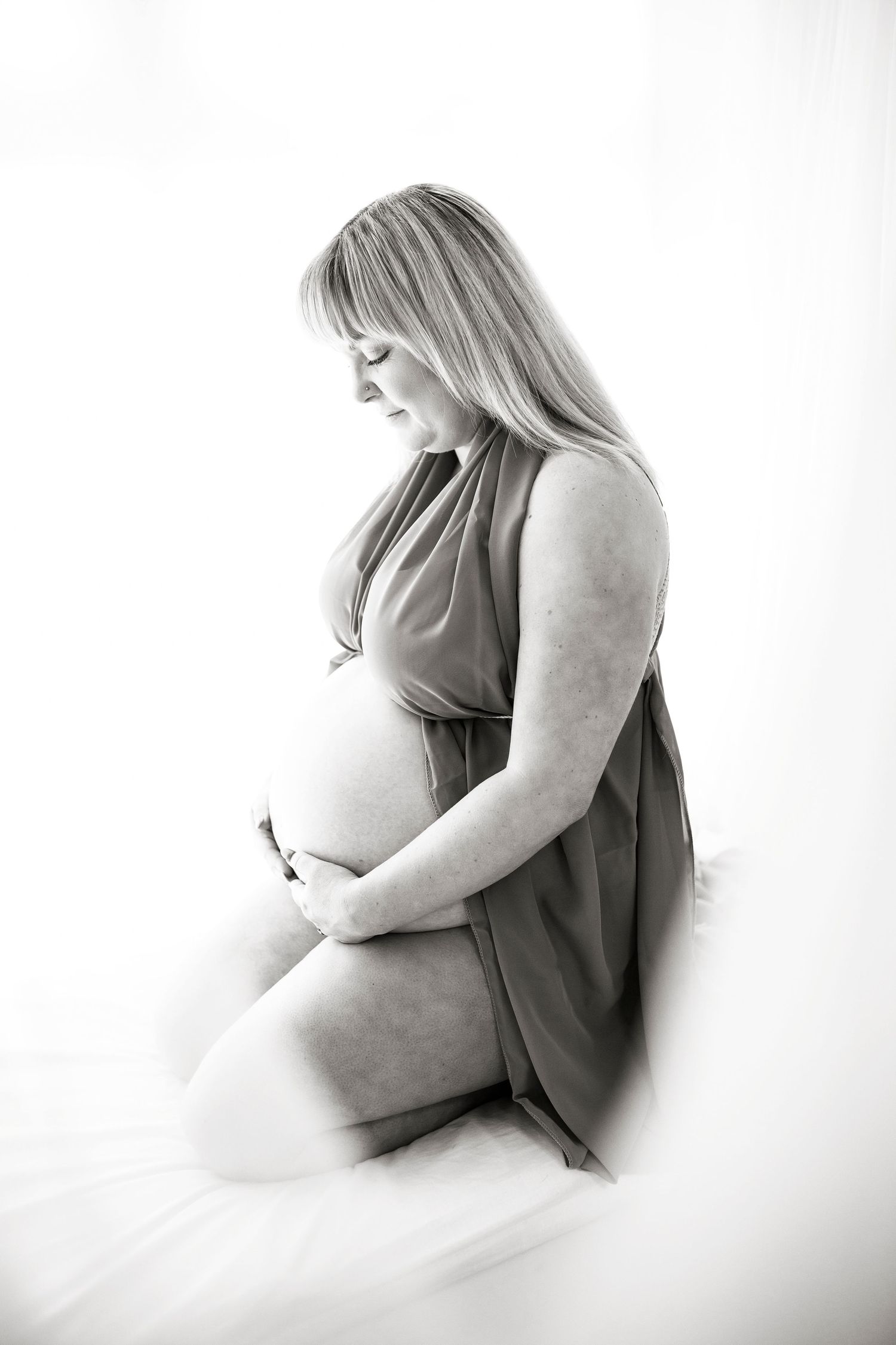 Maternity shoot by little wonderland photography widnes cheshire
