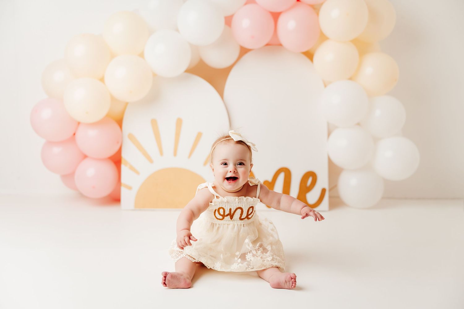 Cake Smash Photography Image from Anna Carreno Photography, Spring, TX Newborn, Family, Maternity, and Child Photographer in Spring, TX