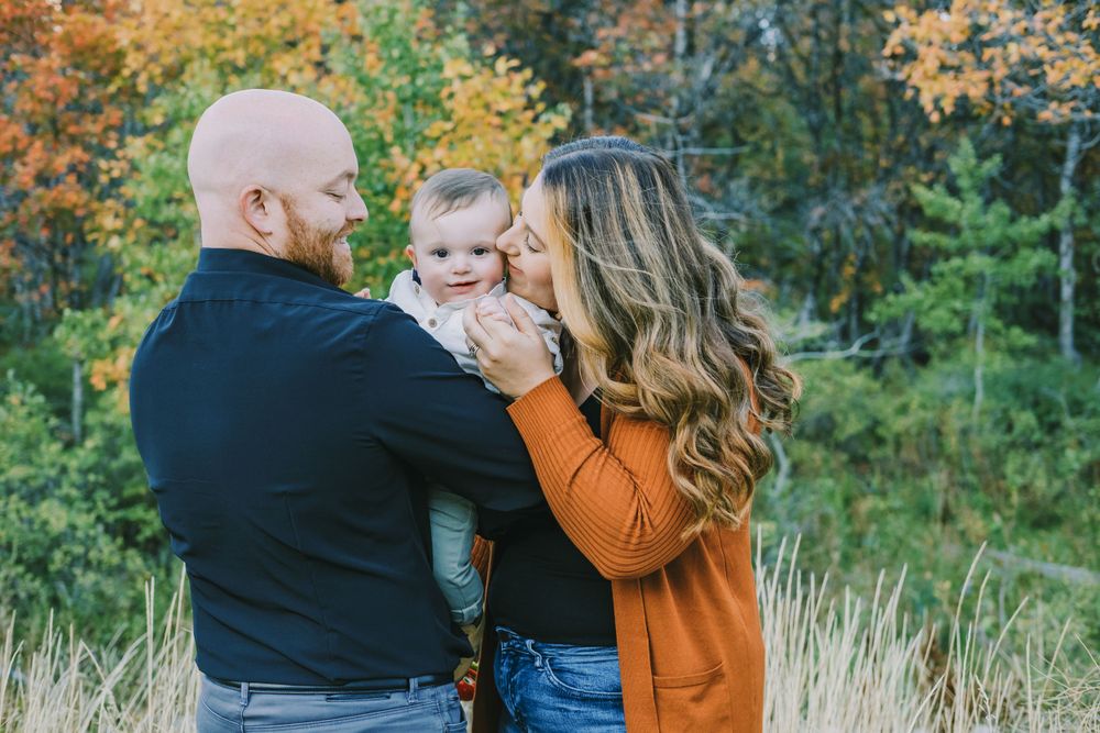 What to Wear for Fall Family Photo Sessions | UT