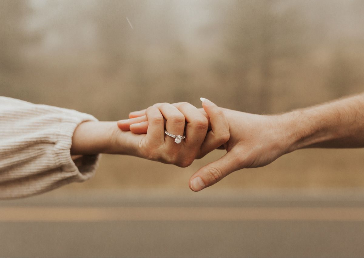 How to prepare for my engagement photoshoot