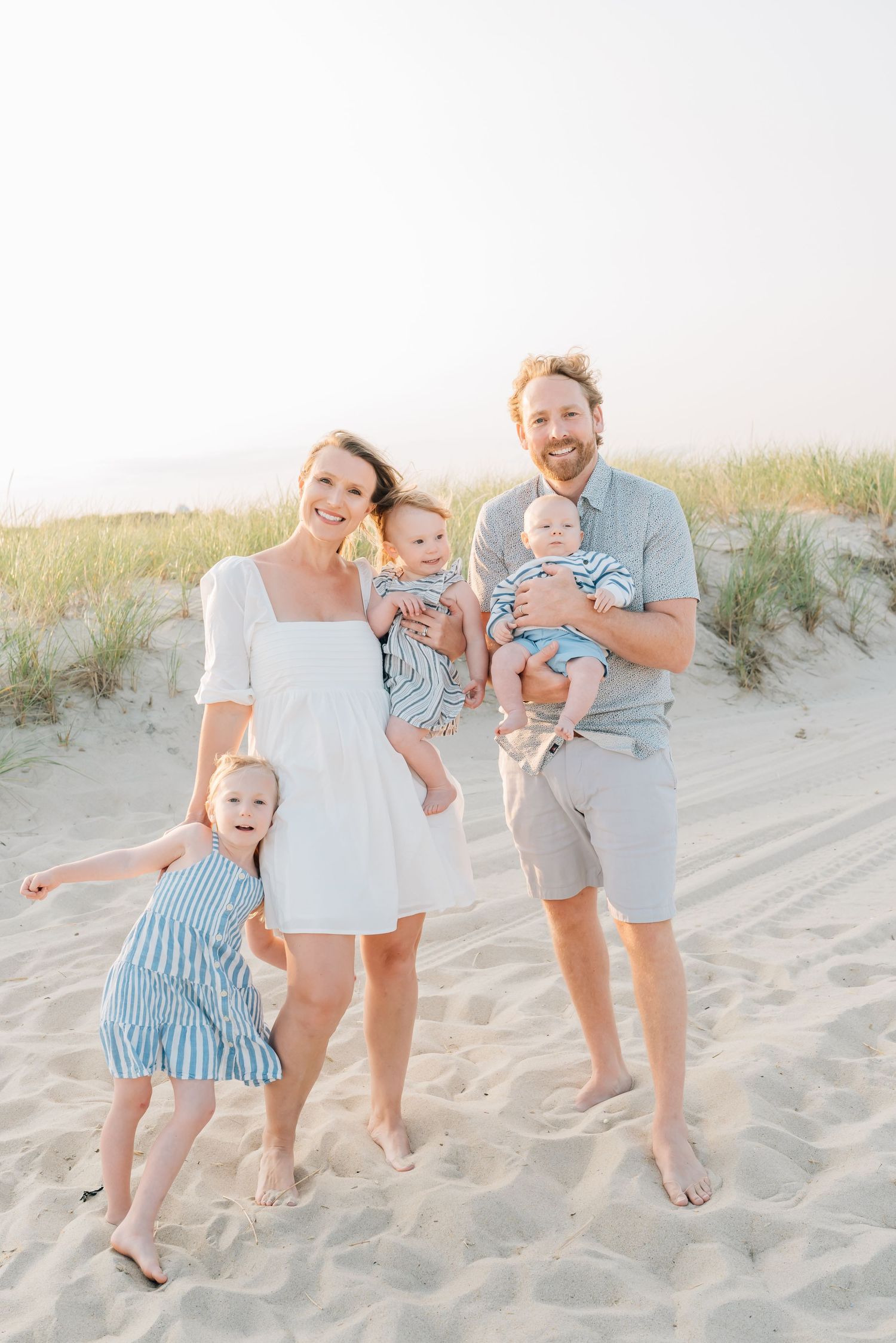 Extended family photo session at the jersey shore.