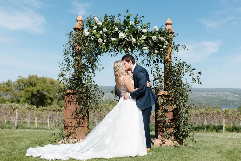 Glenora Wine Cellars Wedding Dundee, NY Kyrsten Stephany Photo