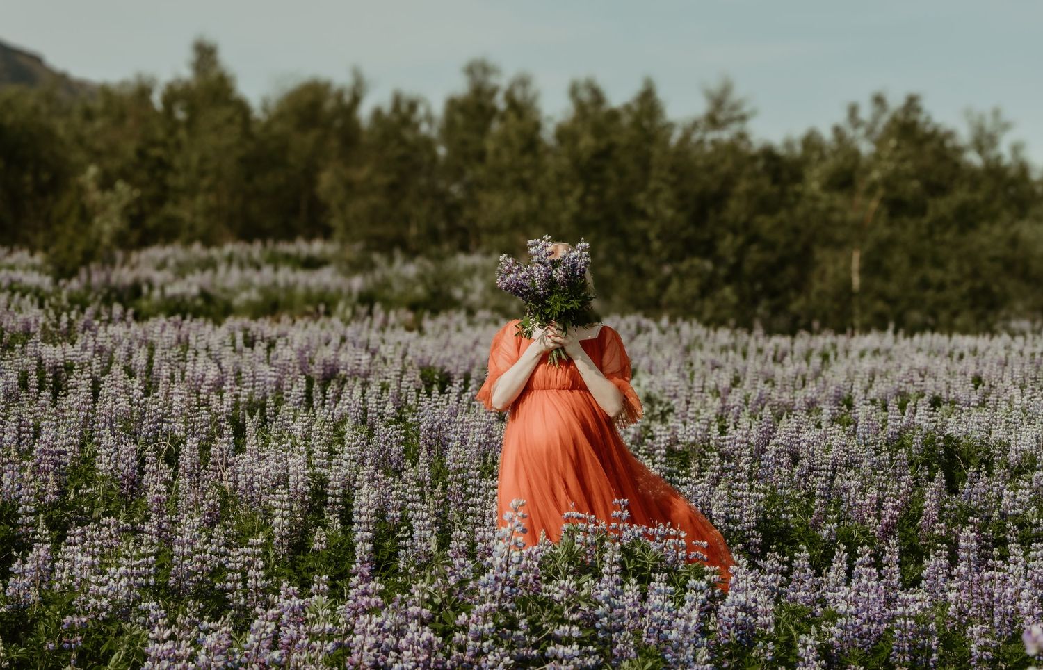 Discover different photography styles from Classic to Lifestyle and documenting birth story in Iceland