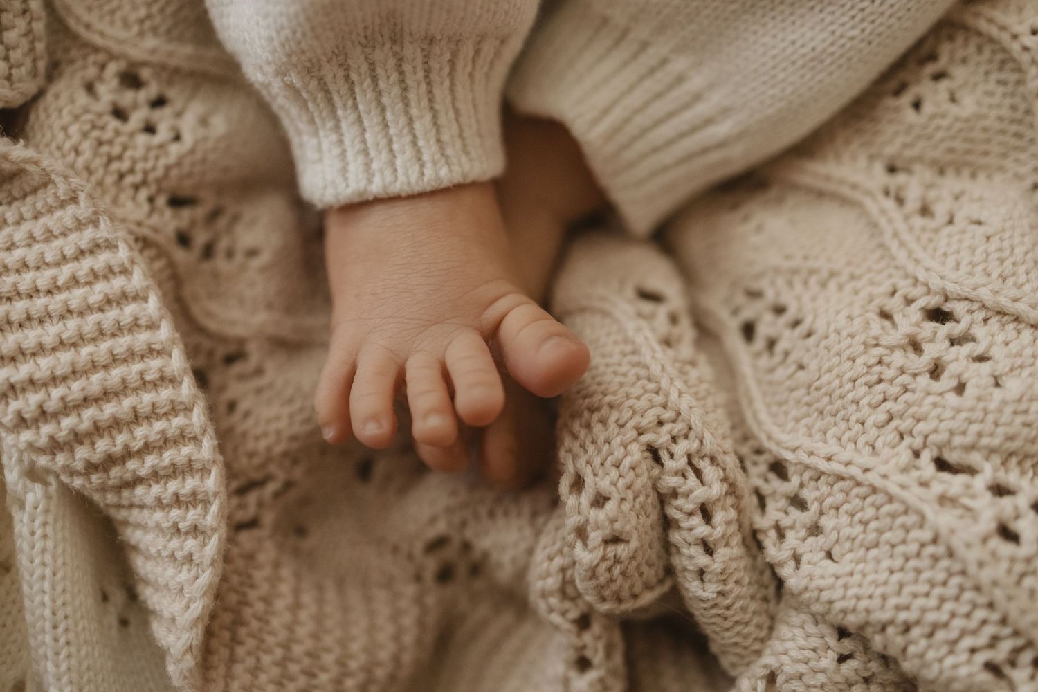 Geelong Lara Torquay Ocean Grove Barwon Heads newborn maternity pregnancy family motherhood couples photographer photography photoshoot