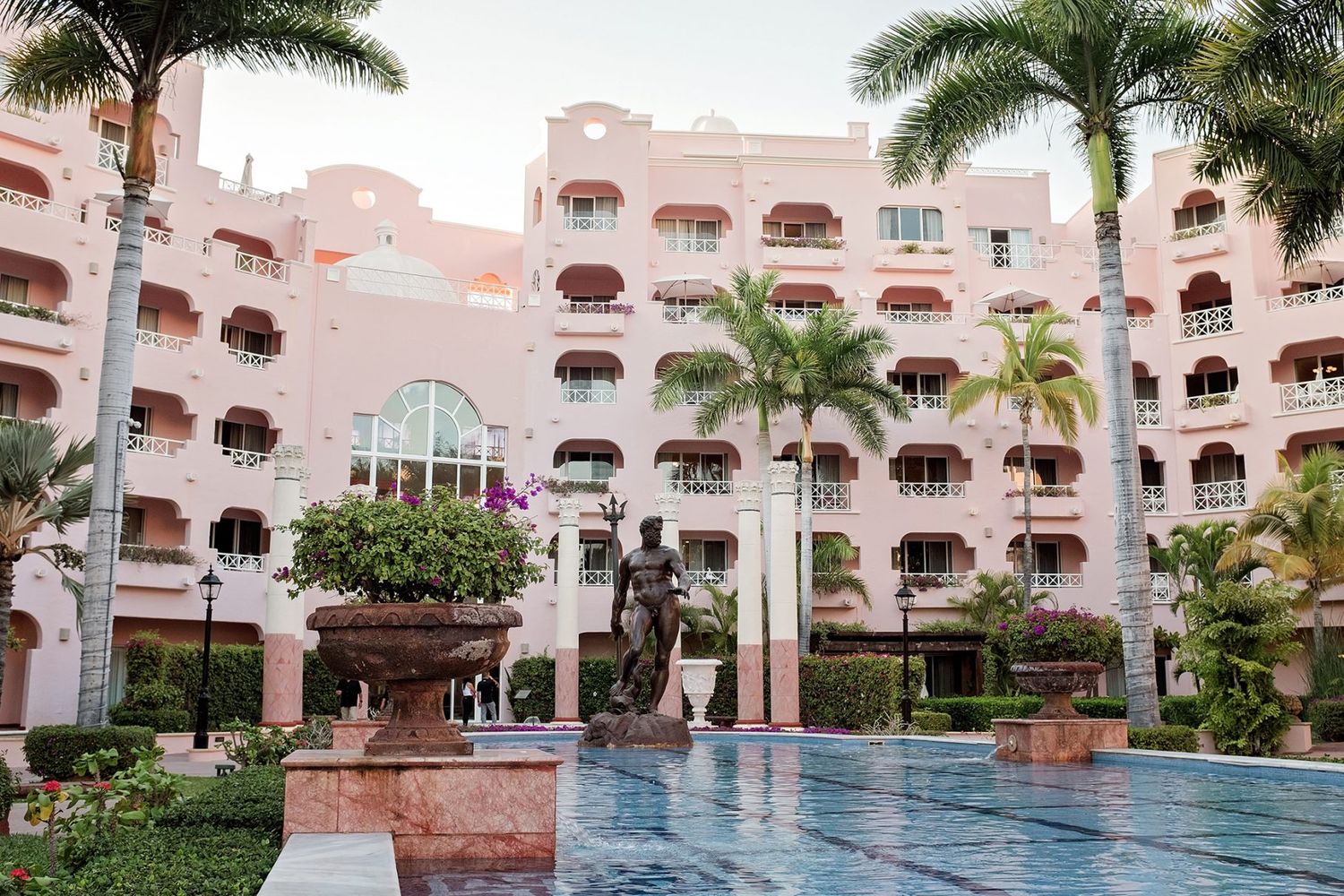 Rose Resort & Spa Courtyard