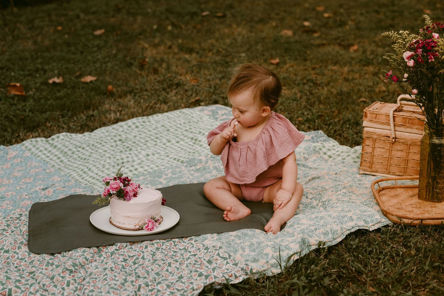 Katy Montoya Photography - Kenedy, Texas Photographer - Seguin, Texas Cake Smash Milestone Photography