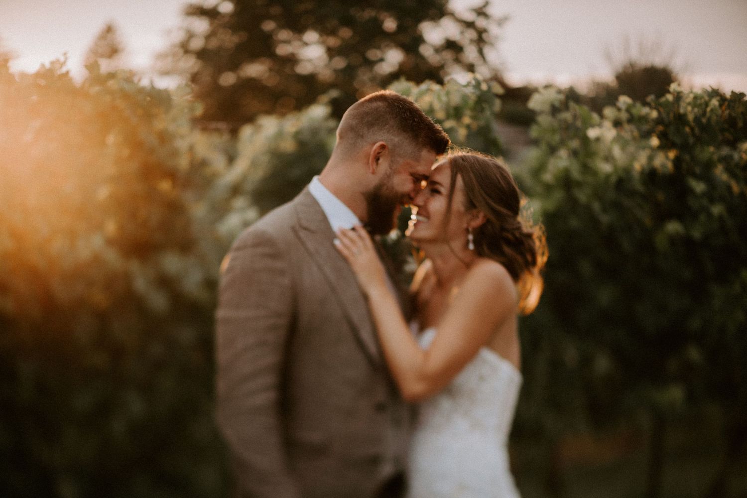 toronto niagara wedding photography winery vineyard candid