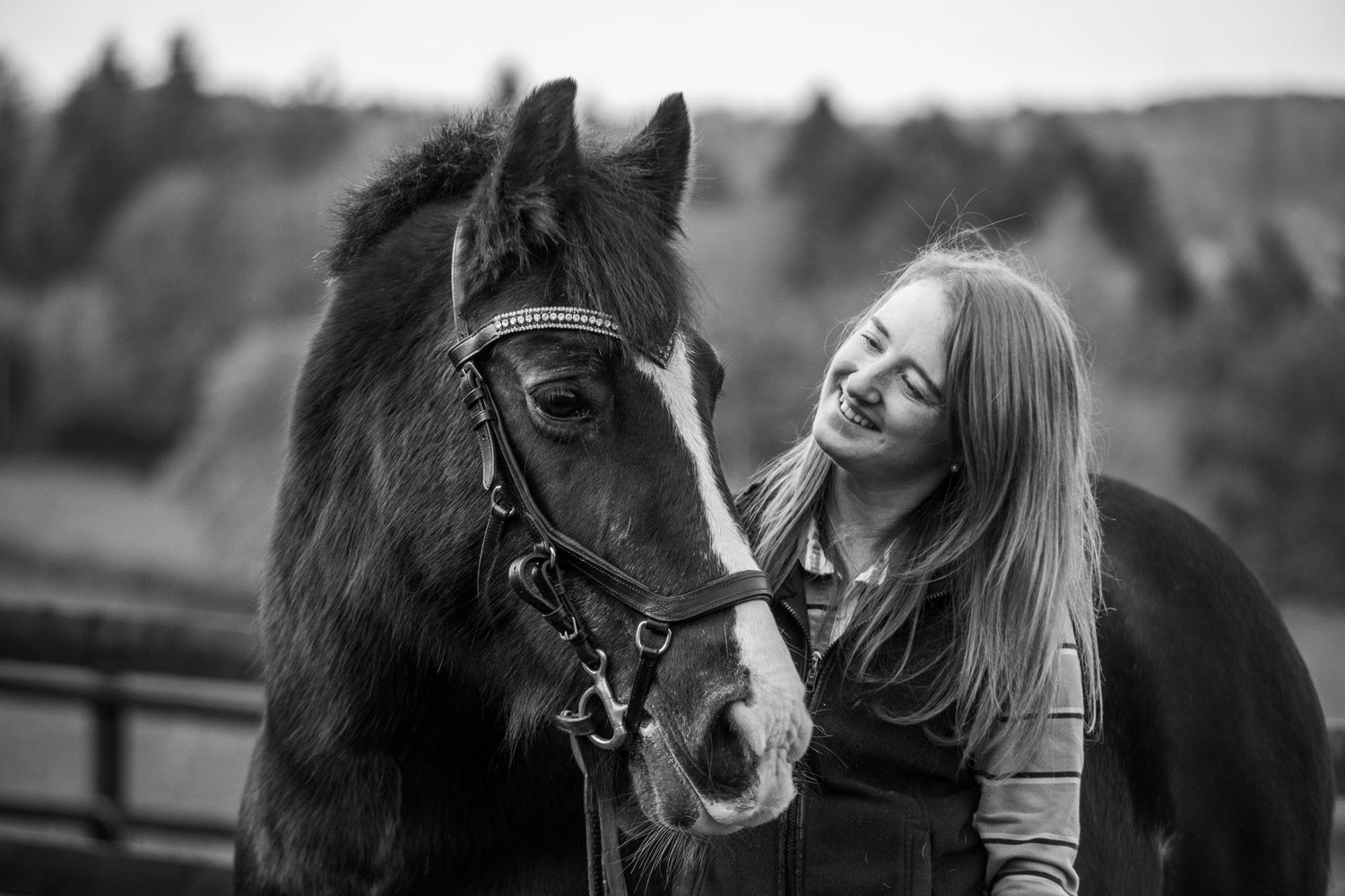 Preparing your horse for a Spring photoshoot.