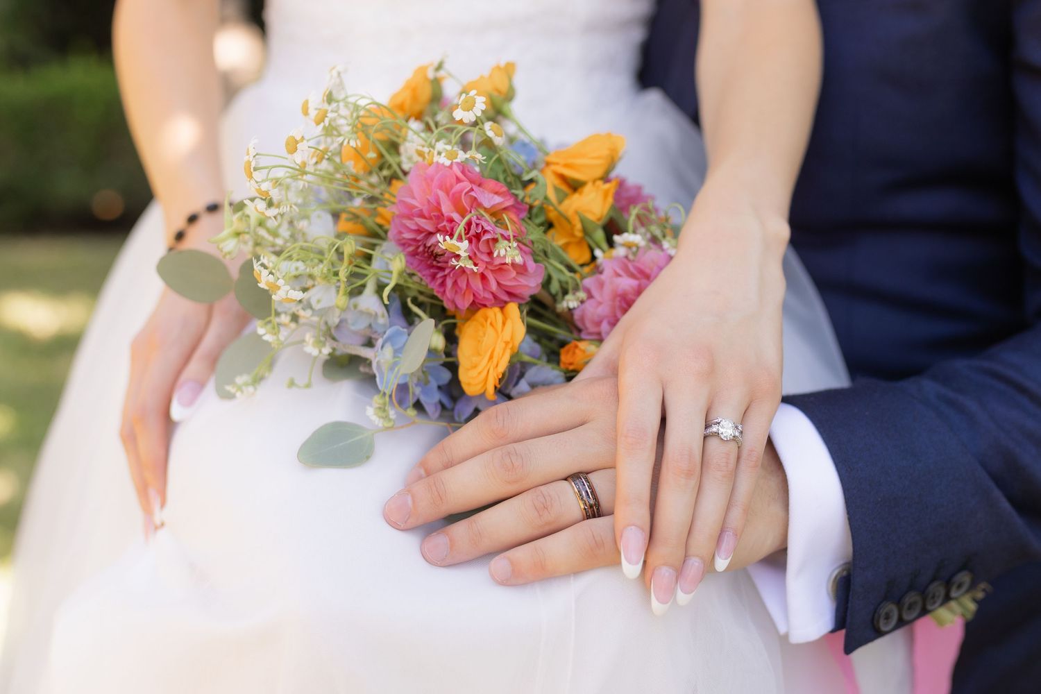 Macro wedding rings bridal bouquet dahlias roses elegant bridal nails