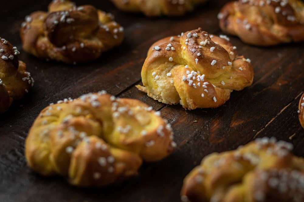 Saffransbullar - Swedish Saffron Buns Recipe - Photo by © Reka Csulak
